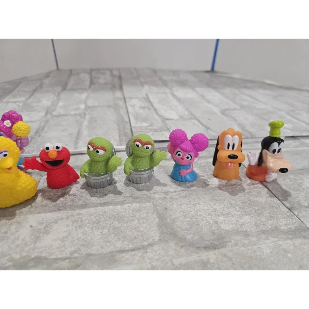 Lot of Sesame Street Figures Elmo Abby Cadabby Ernie‎ Big Bird Oscar the Grouch